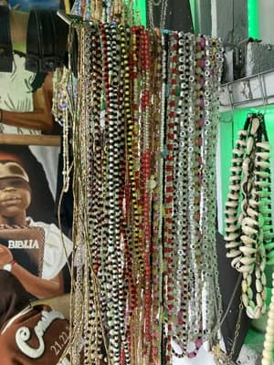 Bayant. Chaînette. Et bracelet