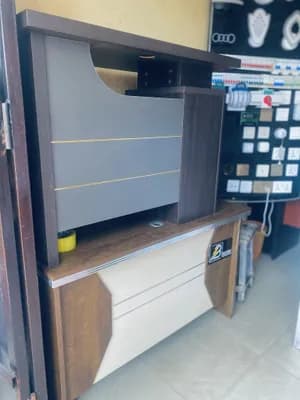 TABLE BUREAU