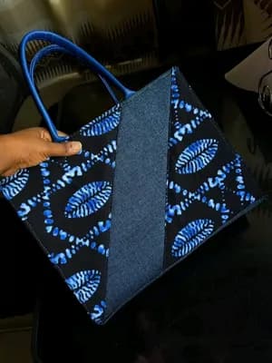 Sac et babouche personnalisé en pagne