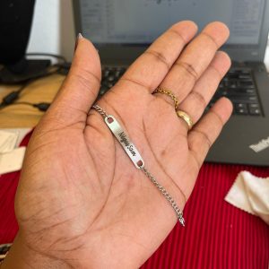 Bracelet personnalité pour tous les ages couleur argenté en acier inoxydable