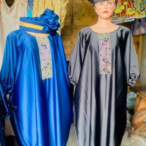 robes et chapeau femmes