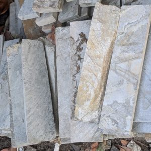 Pierres plates