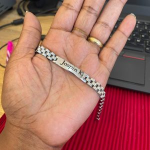 Bracelet personnalisé disponible uniquement pour adultes