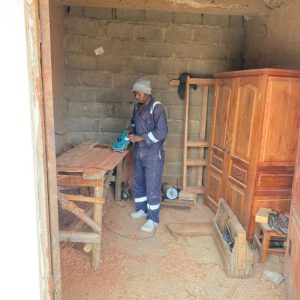 Garde robe 2 portes ( licheche)