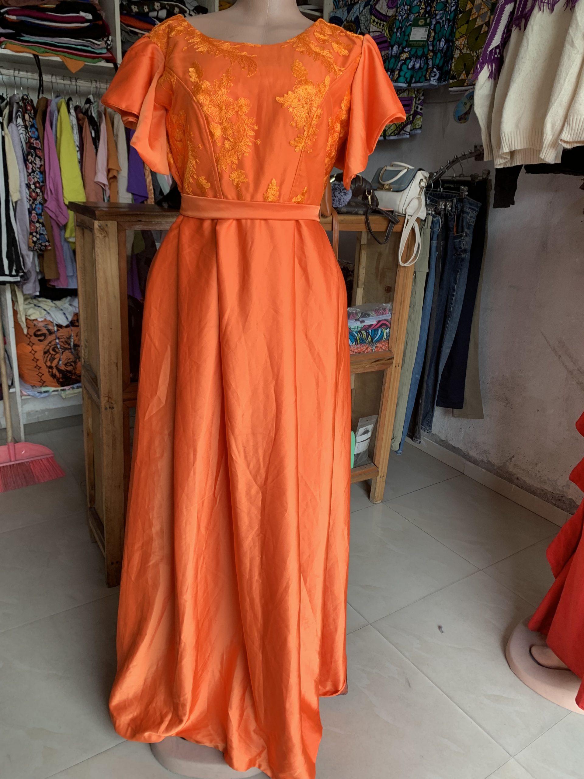 Robe friperie satin (VIP)