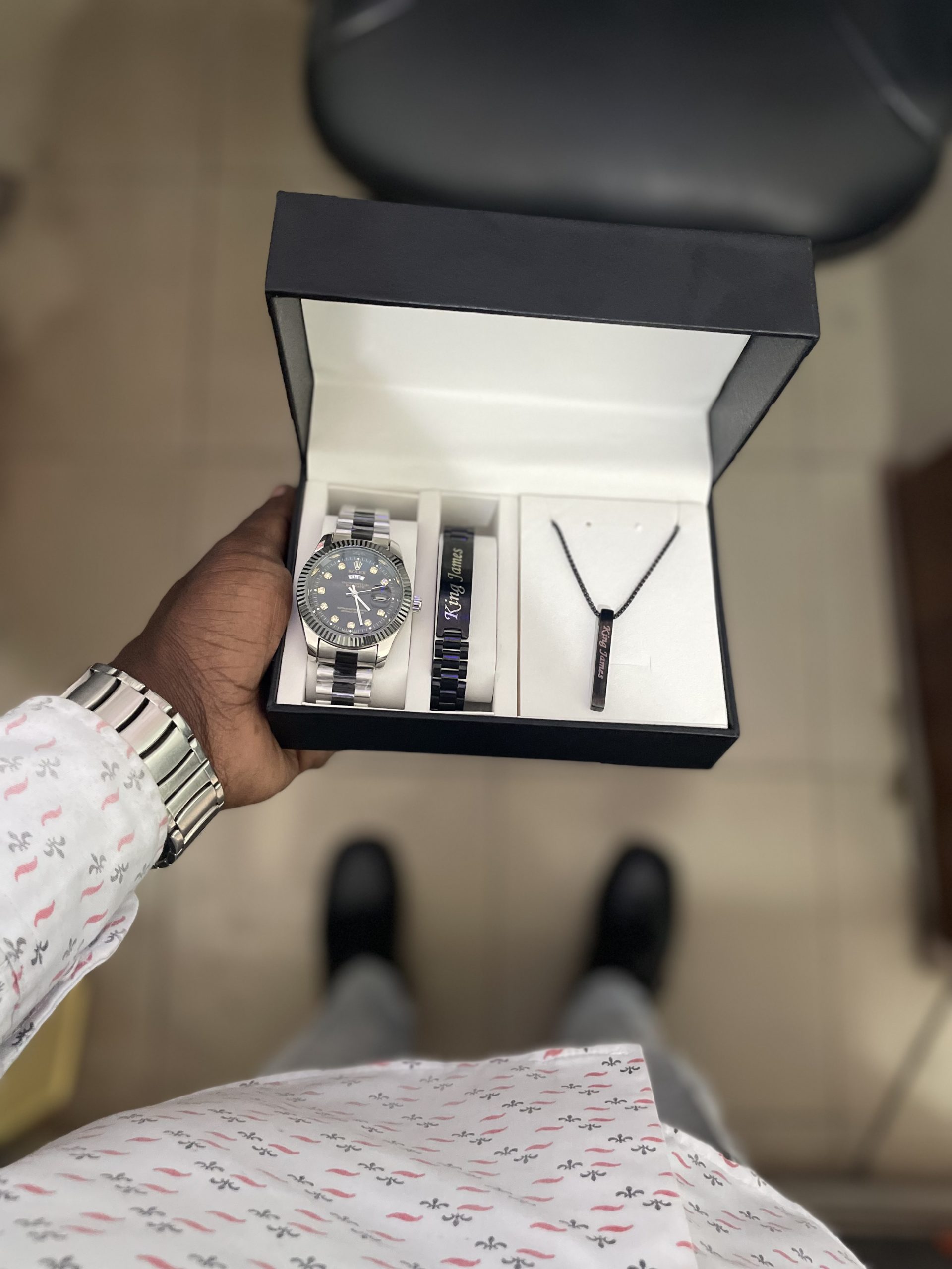 Montre complet