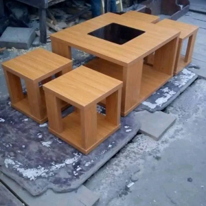 Table avec guéridons