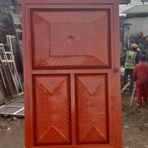 Porte en fer