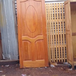 Porte en bois licheche