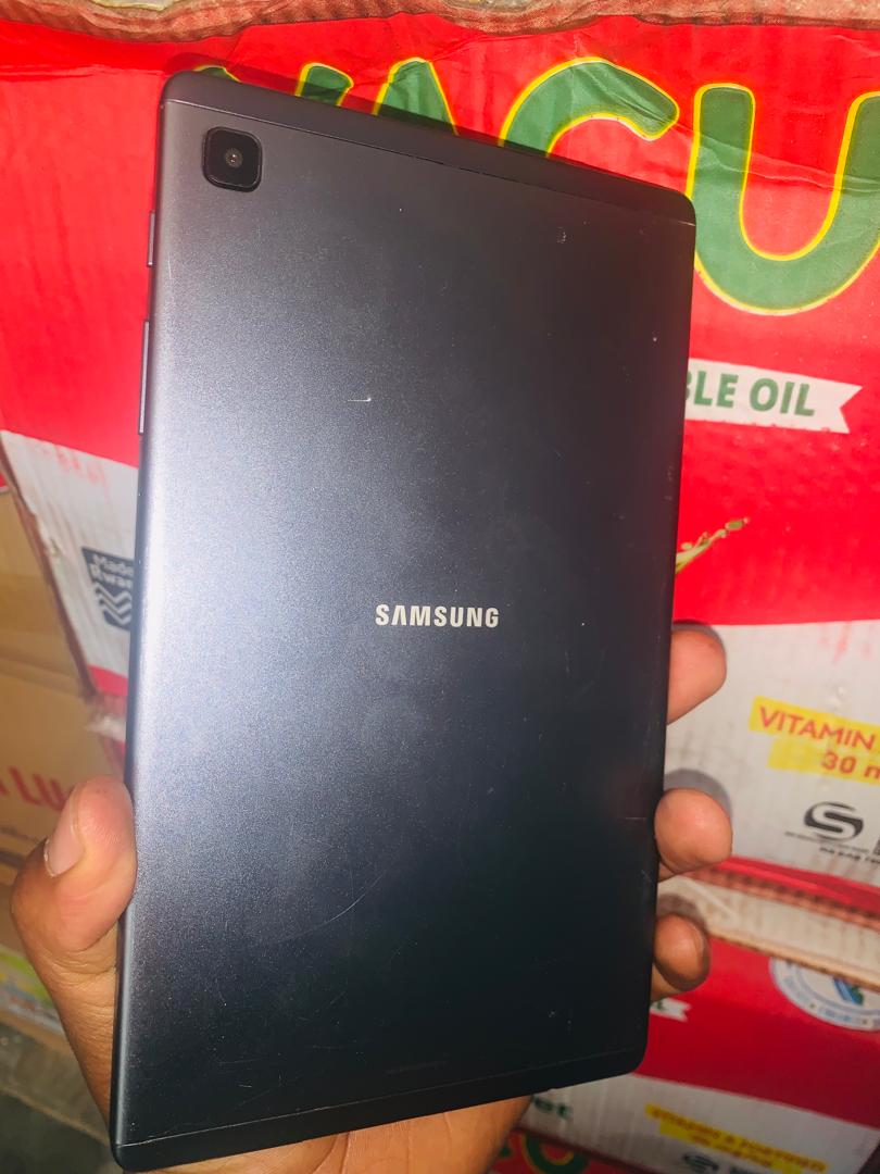 Tablette Samsung 32Giga avec sim pour connexion ou wifi